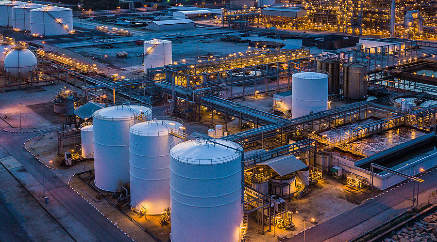Luftbild von Ölterminals, eine Industrieanlage zur Lagerung von Öl